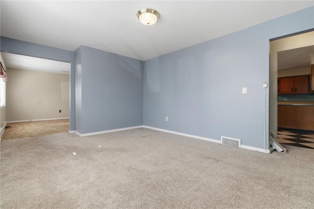 304 Liberty Street Perryopolis, PA 15473 - Photo 8 of 31