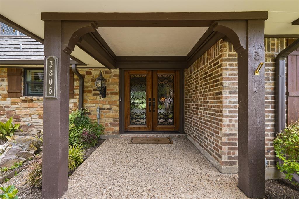 3805 Hollow Creek Road Benbrook, TX 76116 - Photo 5 of 40