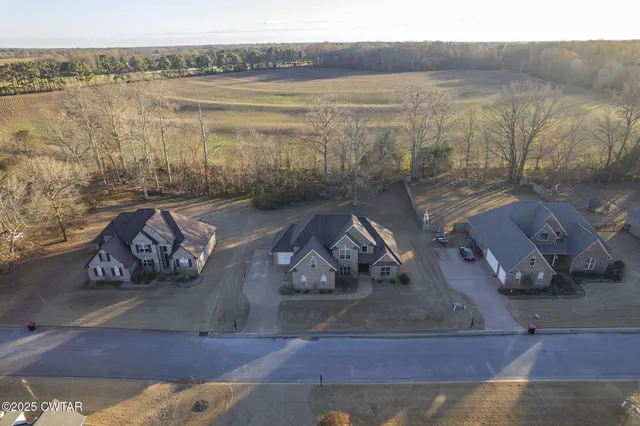 $434,900 | 140 Forest Lake Drive, Humboldt, TN 38343