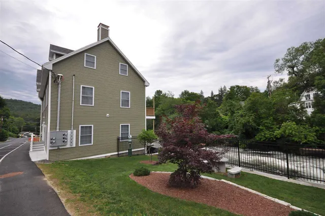 $1,400 | 16 Central Street, Unit 2A, Bristol, NH 03222