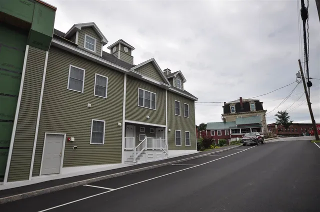 $1,400 | 16 Central Street, Unit 2A, Bristol, NH 03222