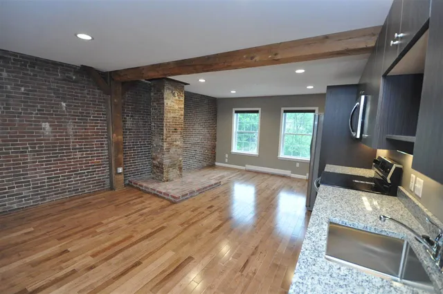 $1,400 | 16 Central Street, Unit 2A, Bristol, NH 03222