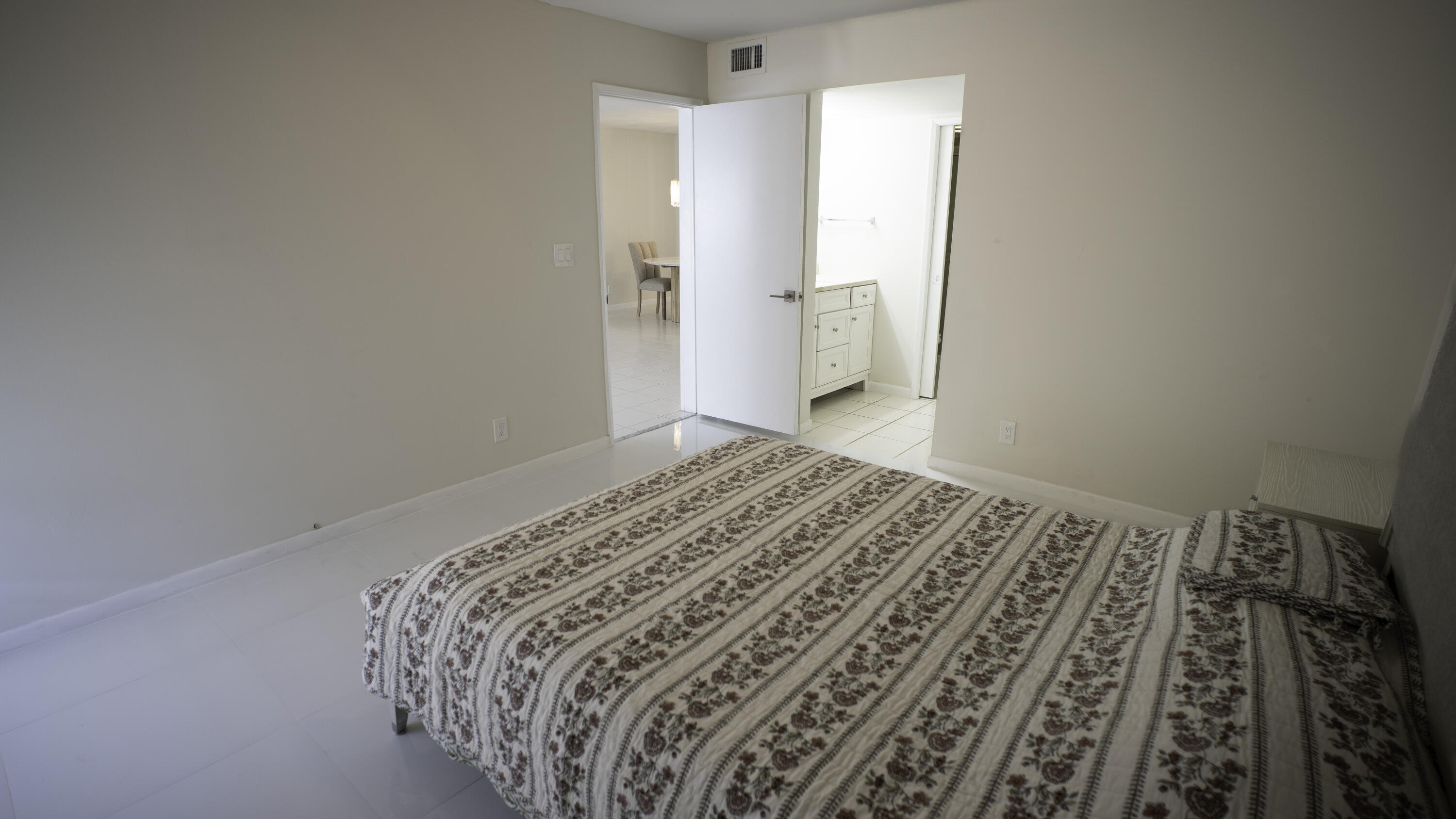 9110 Fairbanks Lane, Unit 4 Boca Raton, FL 33496 - Photo 11 of 15 owner suite