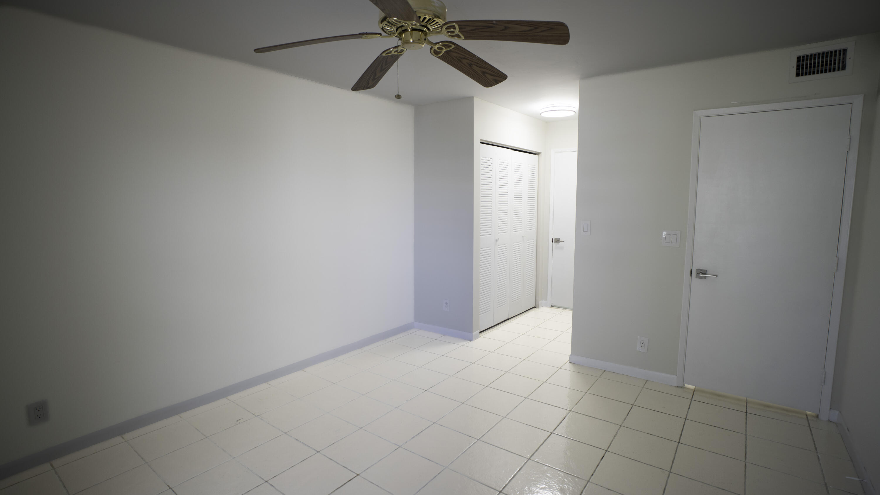 9110 Fairbanks Lane, Unit 4 Boca Raton, FL 33496 - Photo 12 of 15 entry2
