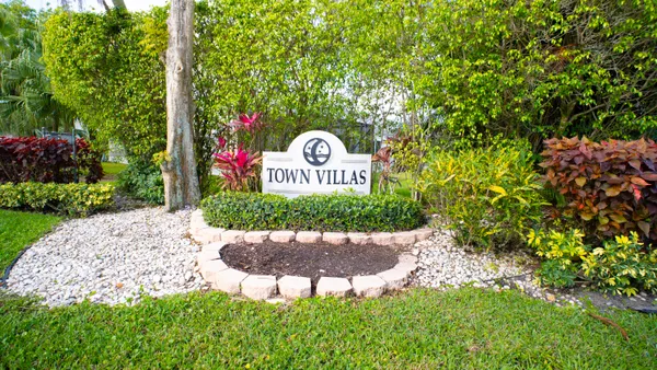 $2,500 | 9110 Fairbanks Lane, Unit 4, Boca Raton, FL 33496