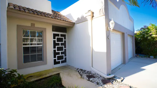 $2,500 | 9110 Fairbanks Lane, Unit 4, Boca Raton, FL 33496