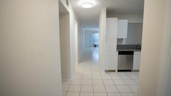 $2,500 | 9110 Fairbanks Lane, Unit 4, Boca Raton, FL 33496