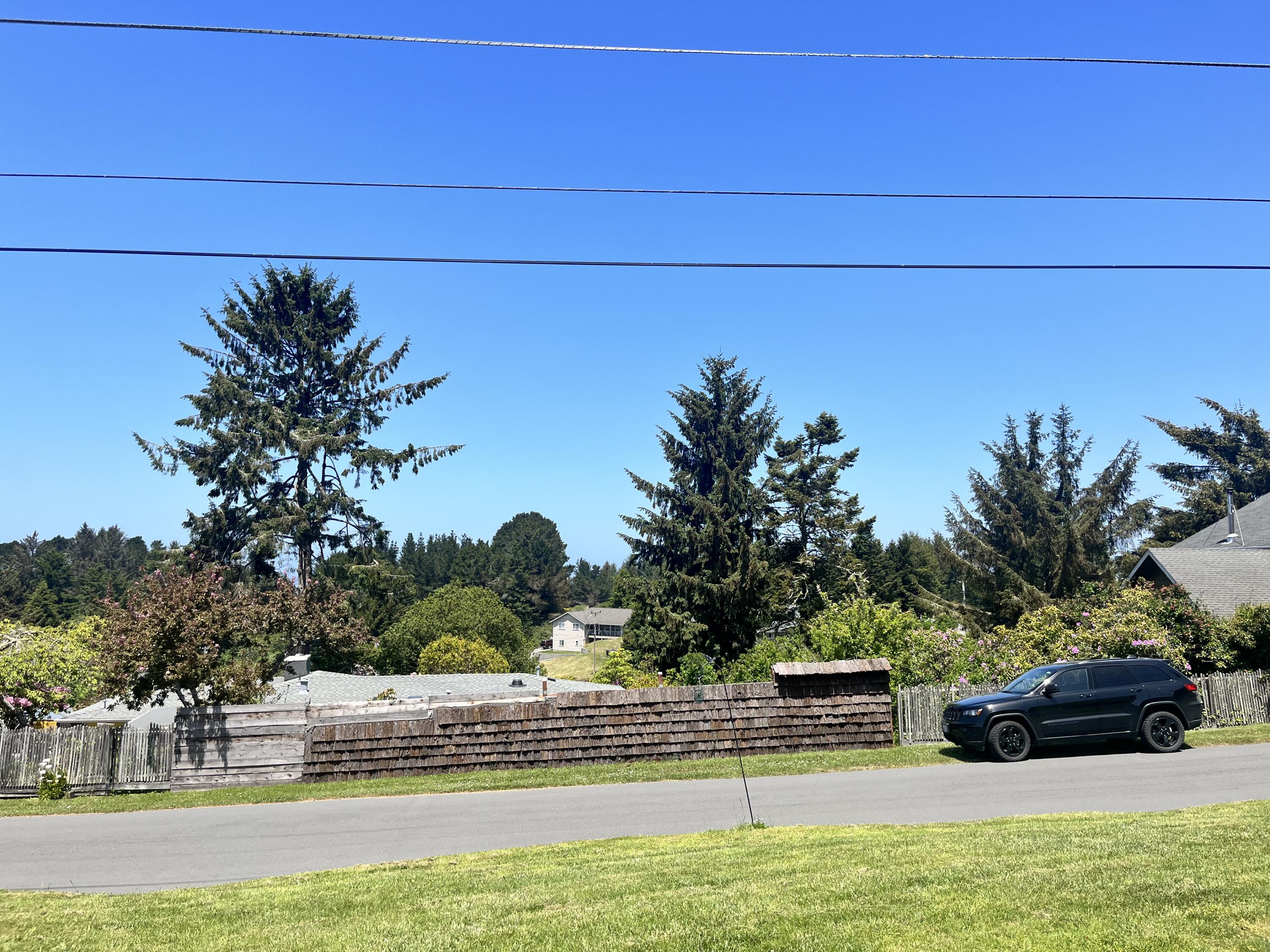 2488 Harbor View Drive Eureka, CA 95503 - Photo 4 of 28