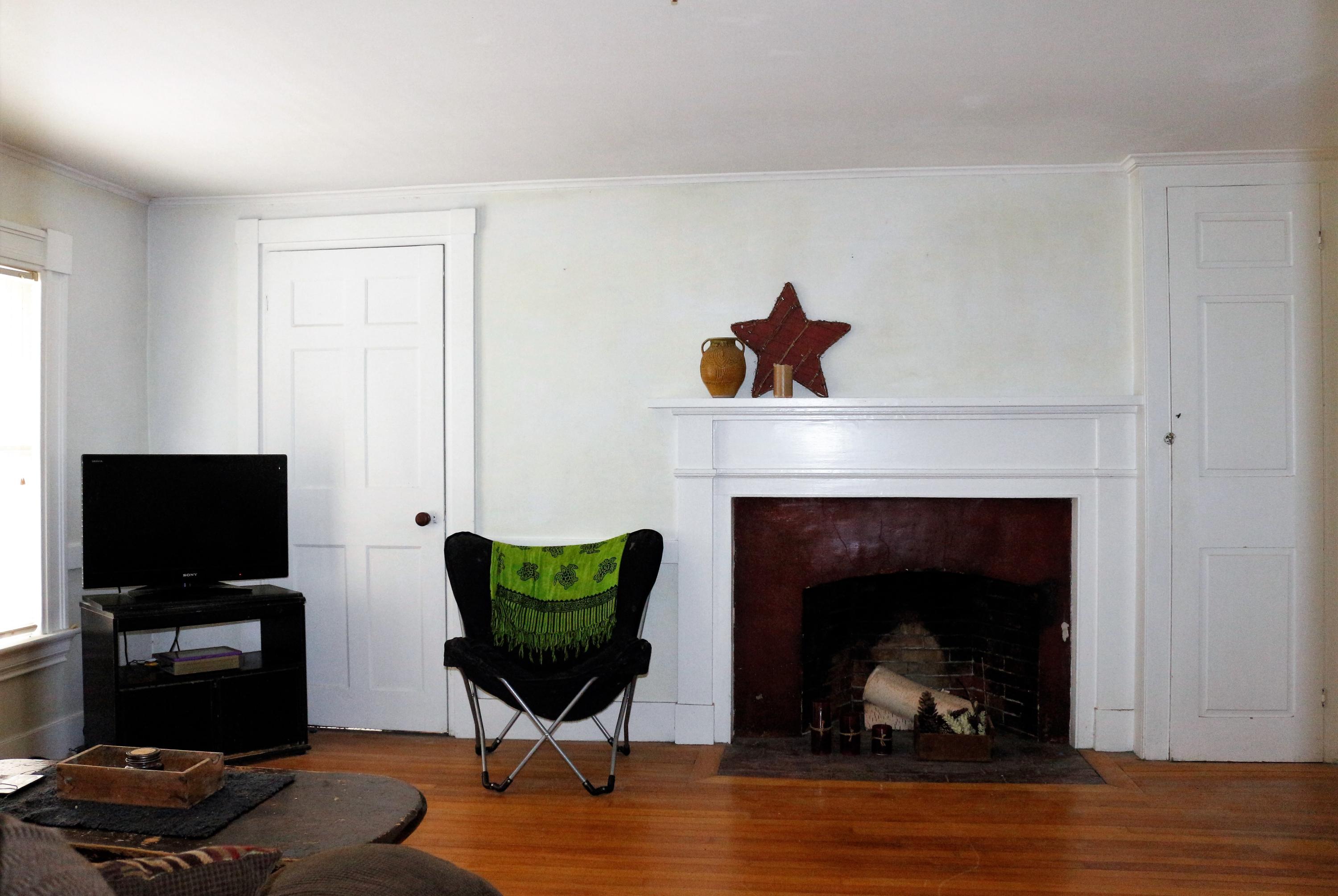 82 Waterhouse Road Biddeford, ME 04005 - Photo 11 of 14 11. APT LIVING ROOM