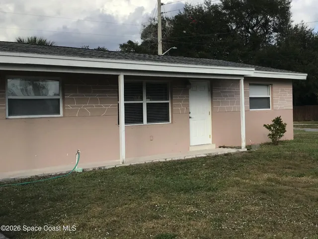 $1,800 | 2360 Warwick Road, Melbourne, FL 32935