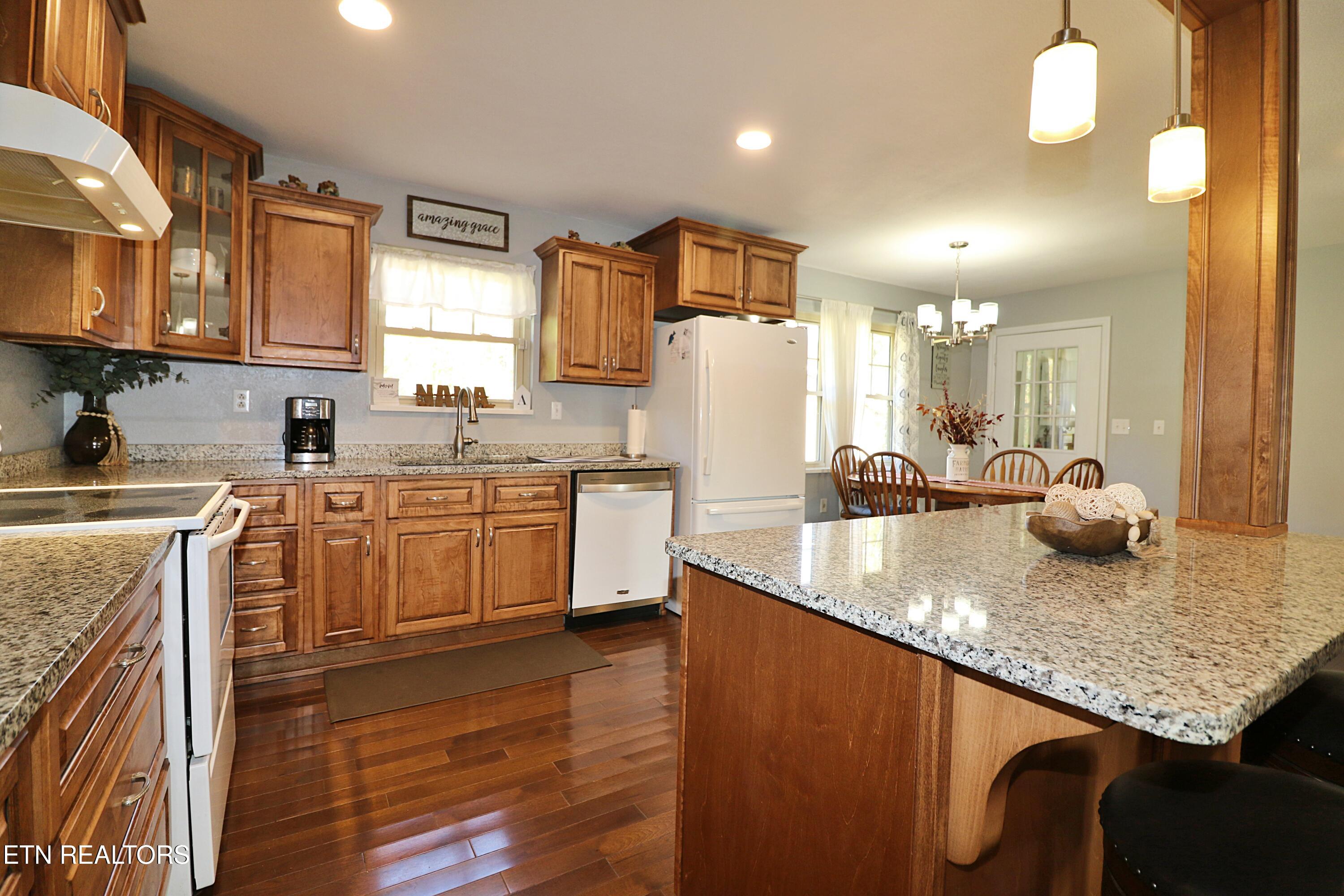 1058 Mountain View Road Robbins, TN 37852 - Photo 15 of 55 094A2462