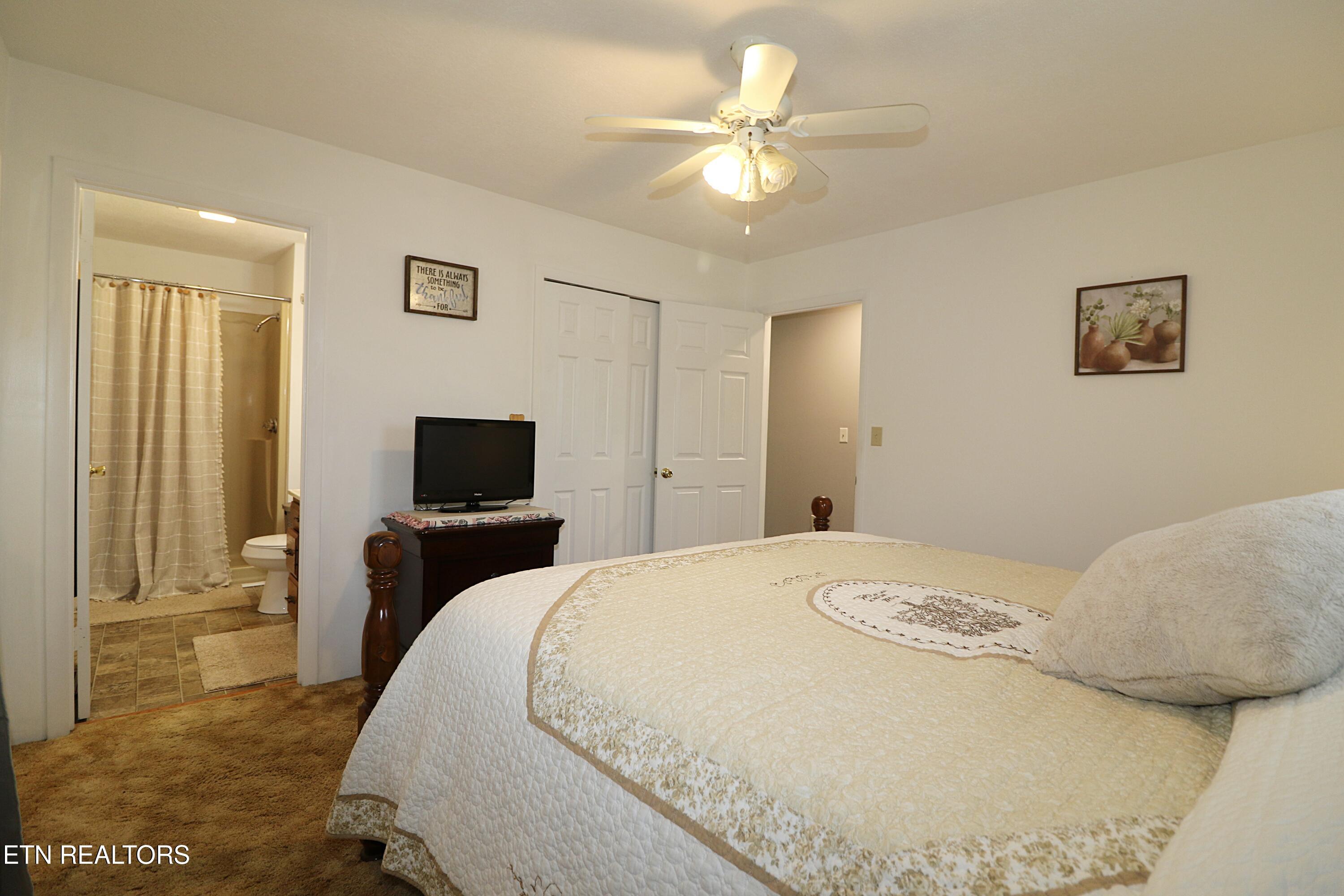 1058 Mountain View Road Robbins, TN 37852 - Photo 23 of 55 094A2477