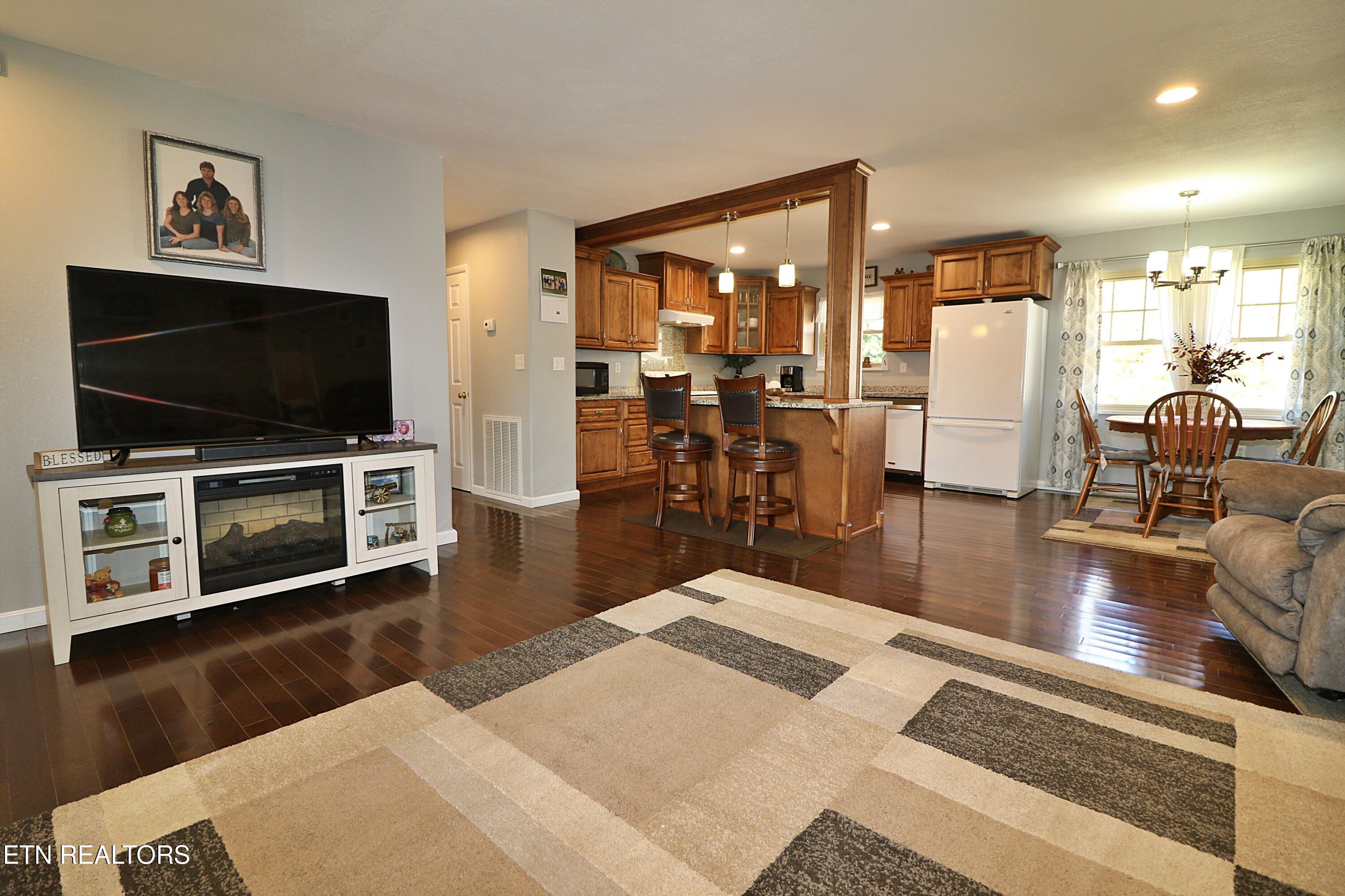 1058 Mountain View Road Robbins, TN 37852 - Photo 7 of 55 094A2460