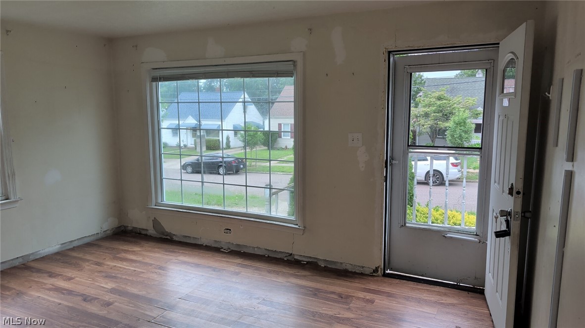 1663 Highview Avenue Akron, OH 44301 - Photo 3 of 9