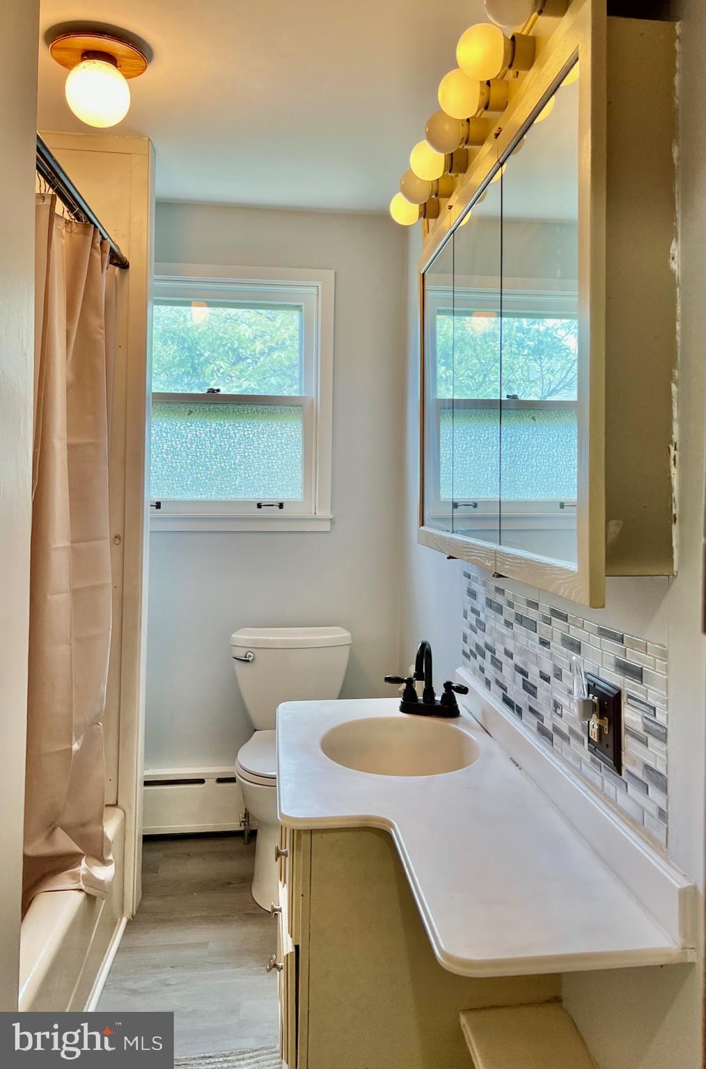 990 Upland Avenue Reading, PA 19607 - Photo 12 of 21 Bathroom