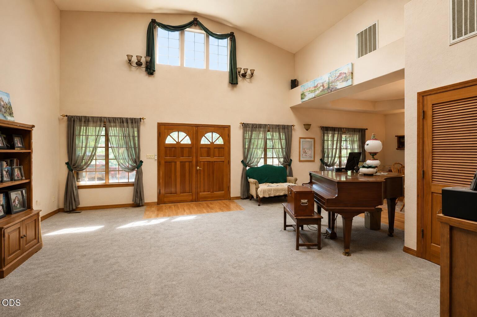 1160 Crow Road Merlin, OR 97532 - Photo 9 of 45 Gallery Image 9