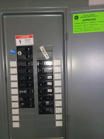 $159,900 | 212 North Magnolia Avenue, Lansing, MI 48912