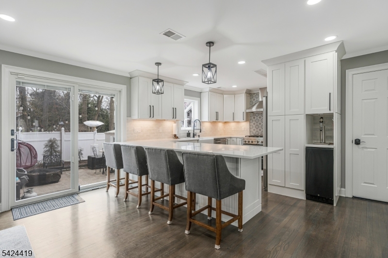 220 3rd Street Warren, NJ 07059 - Photo 11 of 33