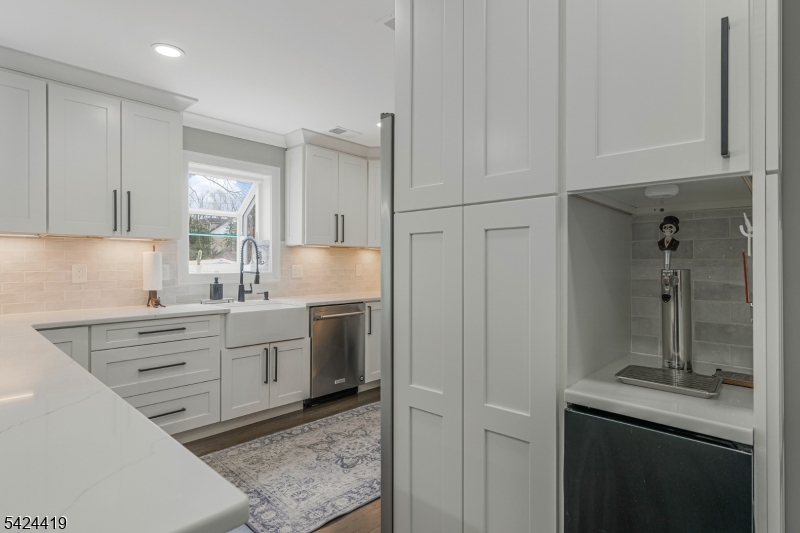 220 3rd Street Warren, NJ 07059 - Photo 12 of 33