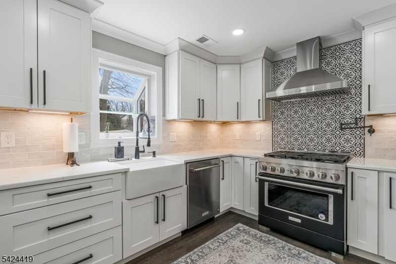 220 3rd Street Warren, NJ 07059 - Photo 13 of 33