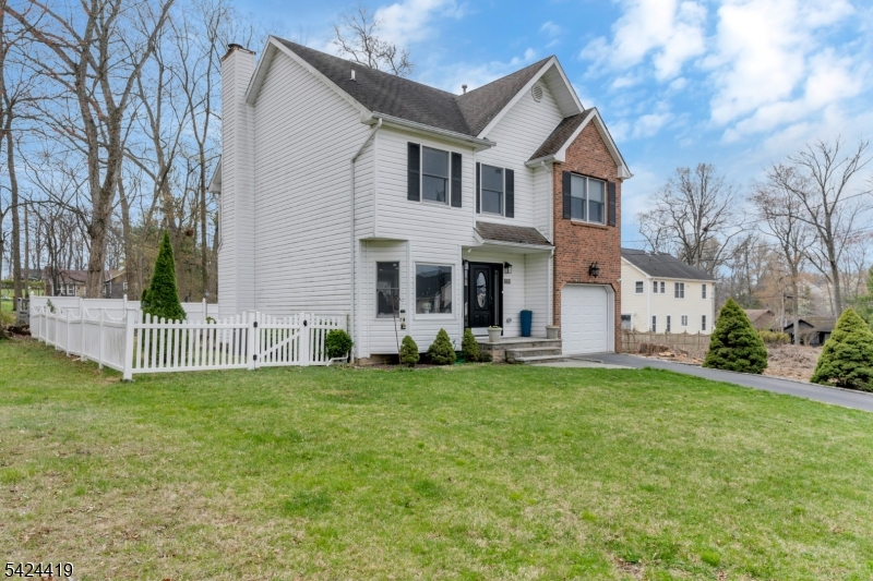 220 3rd Street Warren, NJ 07059 - Photo 2 of 33