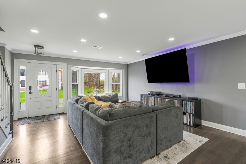 220 3rd Street Warren, NJ 07059 - Photo 4 of 33