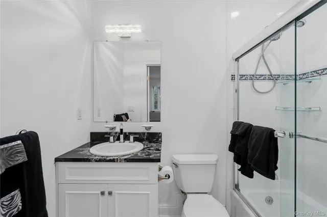 $3,199,000 | 23 Hathaway Lane, Manhasset, NY 11030