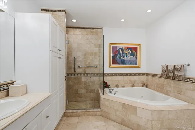 $3,199,000 | 23 Hathaway Lane, Manhasset, NY 11030