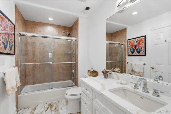 $2,795,000 | 23 Hathaway Lane, Manhasset, NY 11030