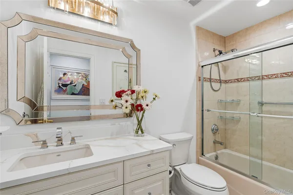 $2,795,000 | 23 Hathaway Lane, Manhasset, NY 11030