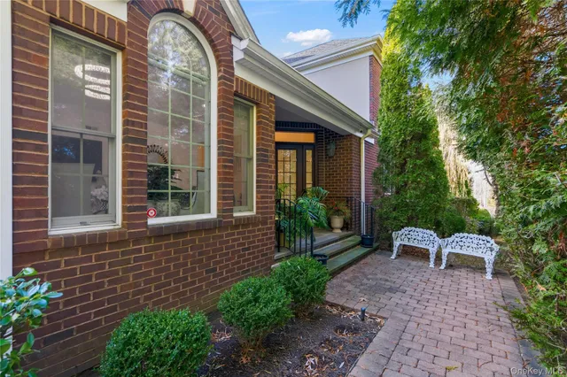 $3,199,000 | 23 Hathaway Lane, Manhasset, NY 11030