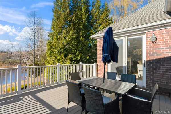 $2,795,000 | 23 Hathaway Lane, Manhasset, NY 11030