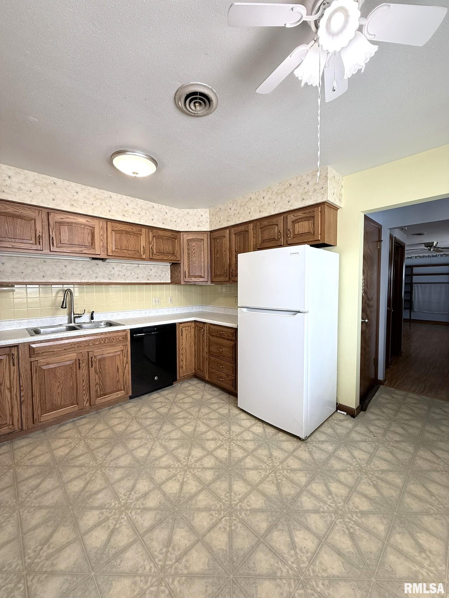 107 Hinchliff Street Rio, IL 61472 - Photo 23 of 66