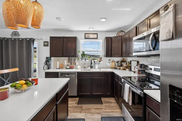 $355,000 | 10024 Glen Edge Lane, New Haven, IN 46774