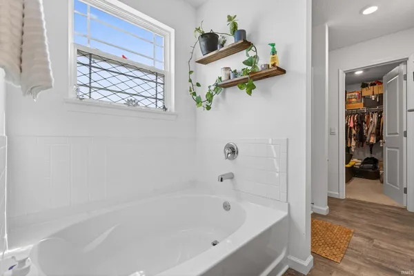 $355,000 | 10024 Glen Edge Lane, New Haven, IN 46774