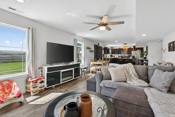 $355,000 | 10024 Glen Edge Lane, New Haven, IN 46774