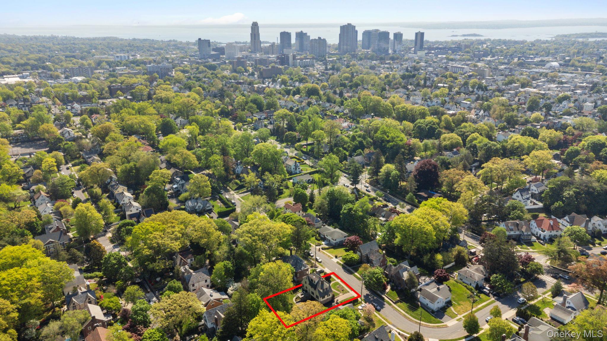 209 Storer Avenue New Rochelle, NY 10801 - Photo 2 of 39 a view of a city