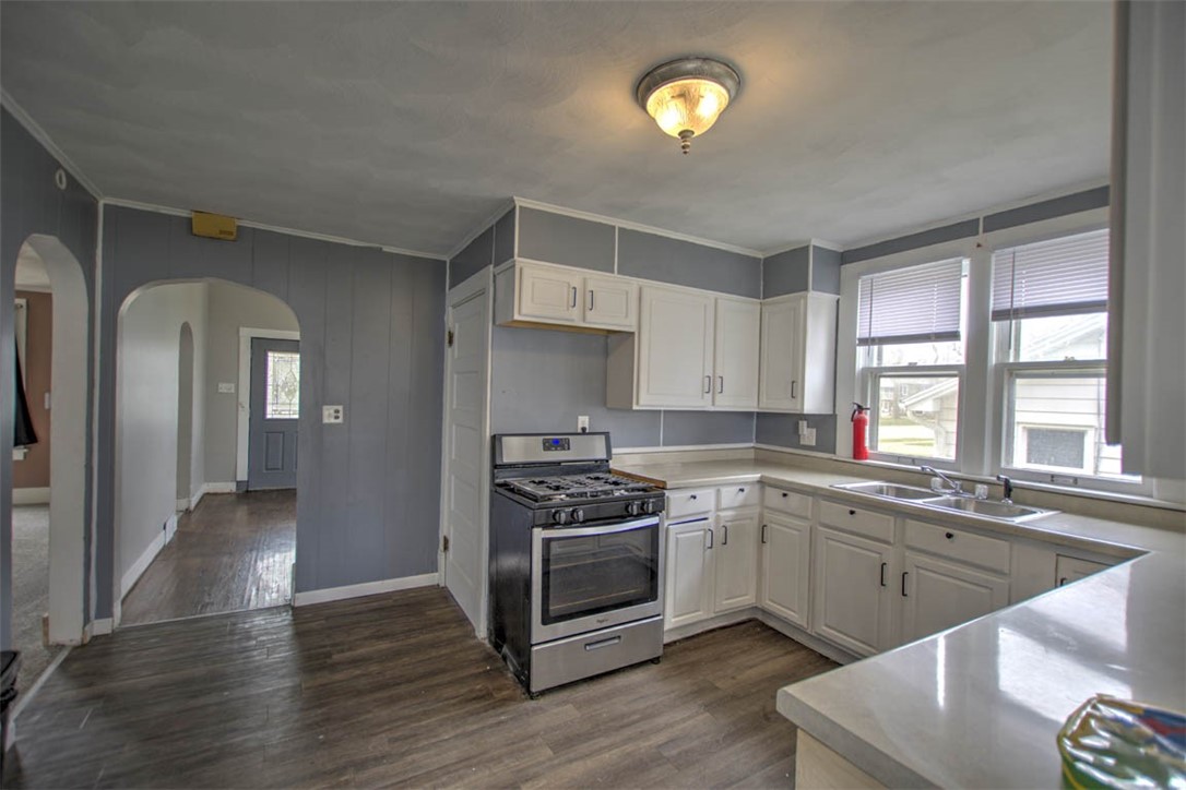 715 West Main Street Clinton, IL 61727 - Photo 16 of 35