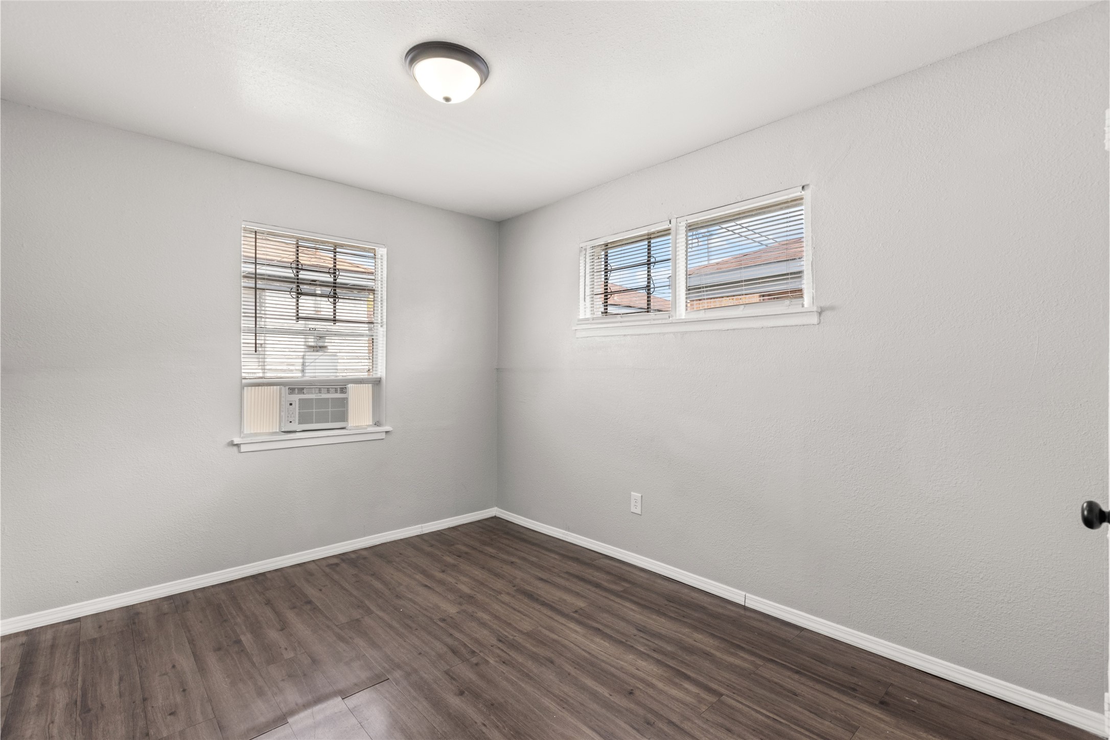 5718 Pickfair Street, Unit 7 Houston, TX 77026 - Photo 9 of 13