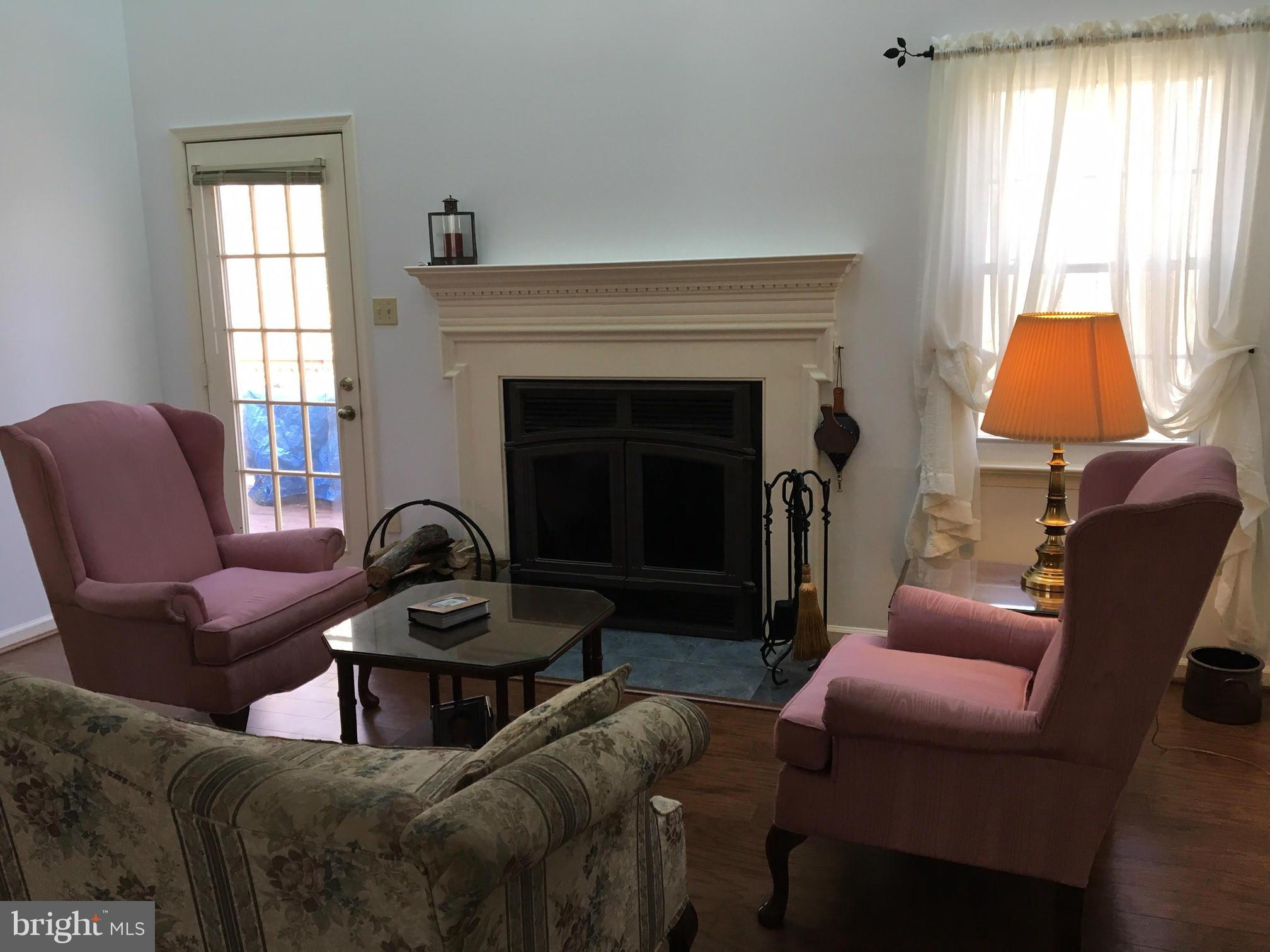3709 Roop Road New Windsor, MD 21776 - Photo 5 of 29 Living Room
