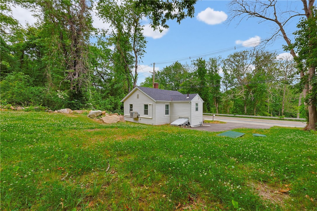 1703 Crandall Road Tiverton, RI 02878 - Photo 17 of 19
