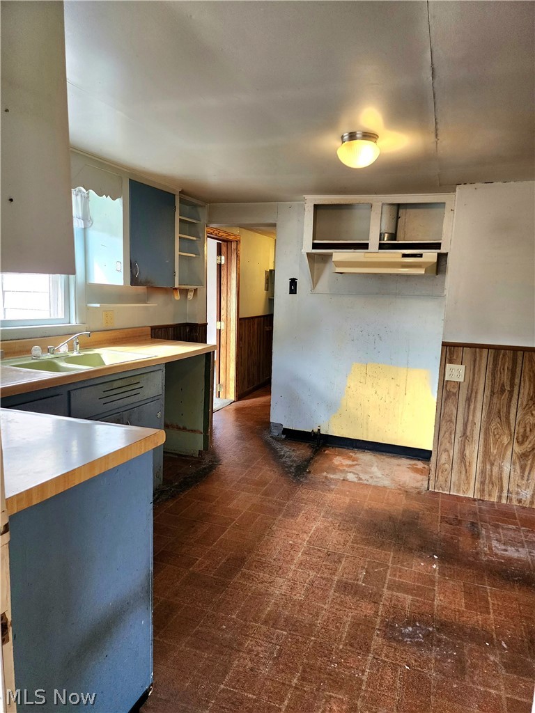 4938 Edson Road Kent, OH 44240 - Photo 5 of 27 Kitchen from sunporch