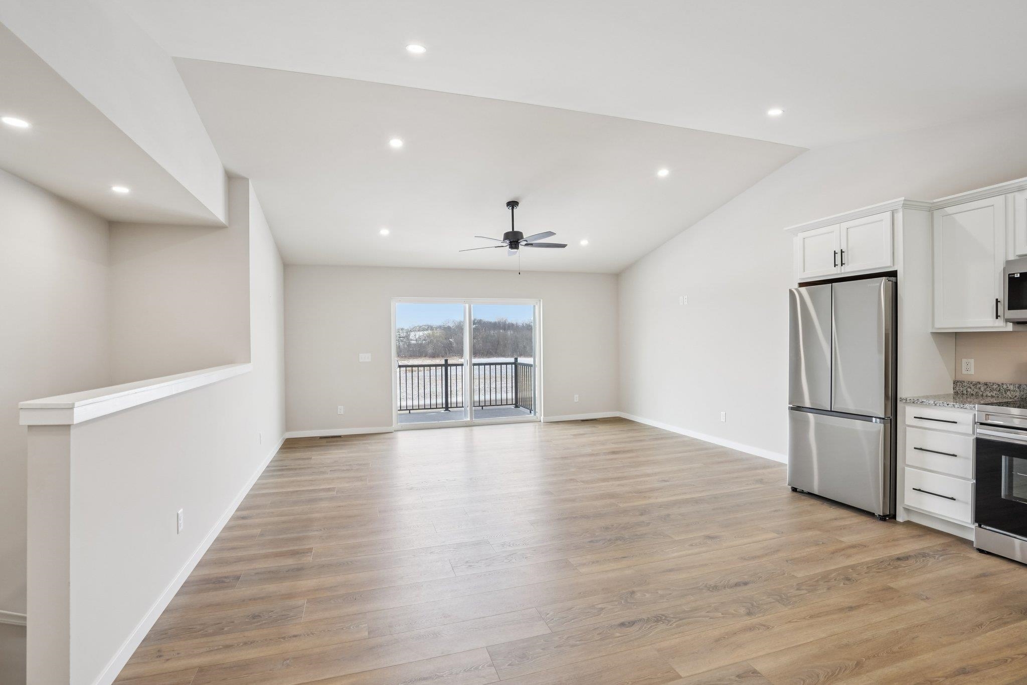 2463 Russell Court Reedsburg, WI 53959 - Photo 12 of 51