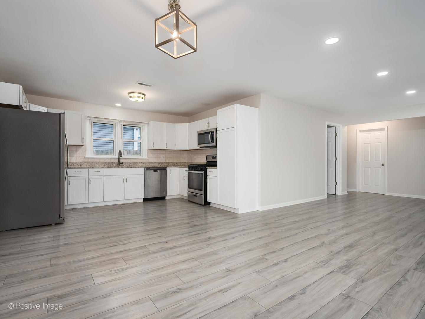 9359 Ridgeland Avenue Oak Lawn, IL 60453 - Photo 6 of 18