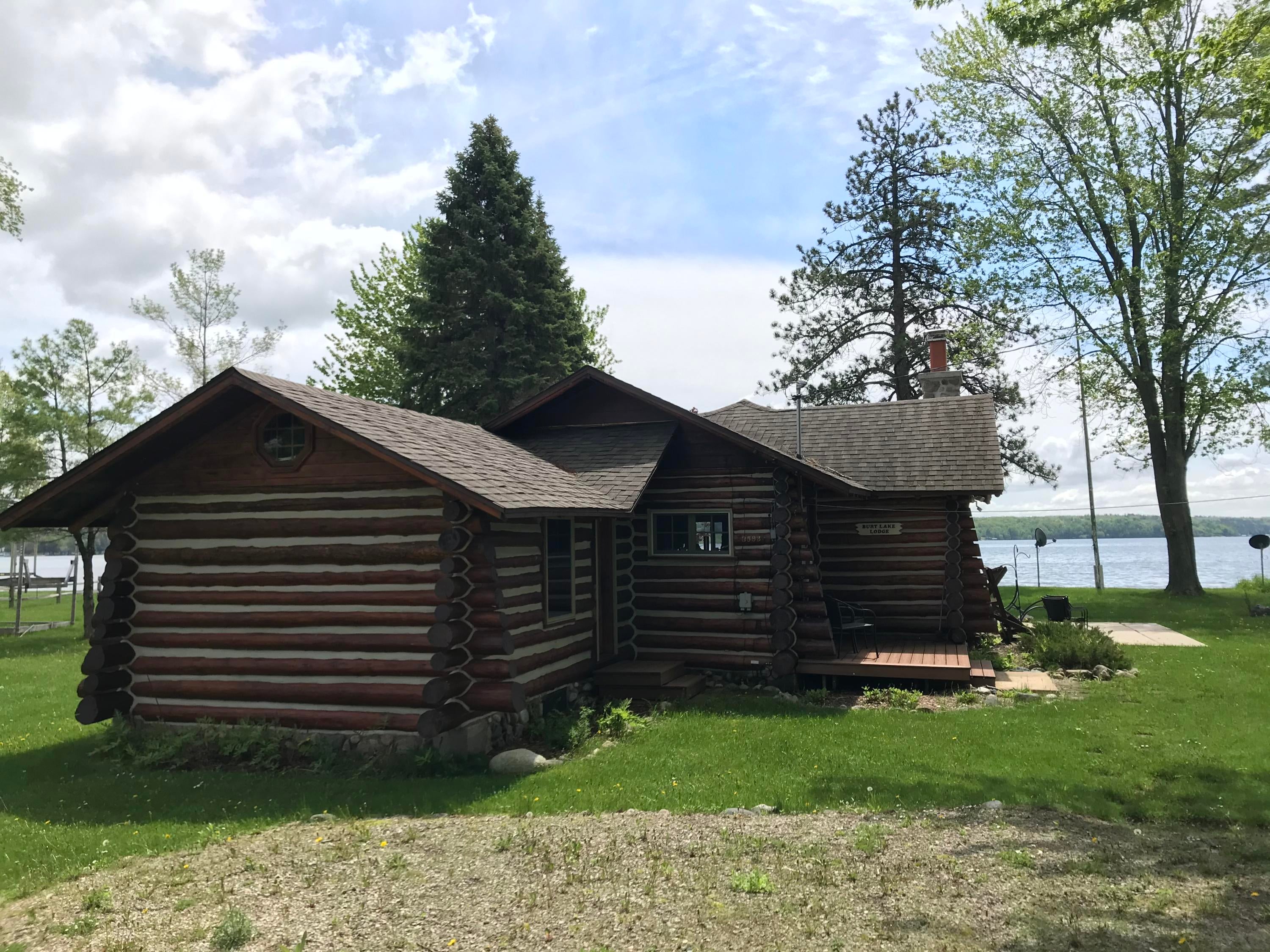 3593 Greenmans Point Road Cheboygan, MI 49721 - Photo 3 of 30 Gallery Image 3