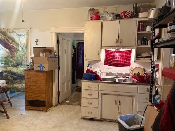 $374,900 | 9 Willow Street, Northbridge, MA 01588