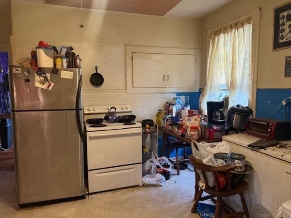 $374,900 | 9 Willow Street, Northbridge, MA 01588