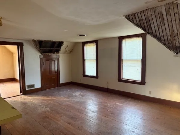 $374,900 | 9 Willow Street, Northbridge, MA 01588