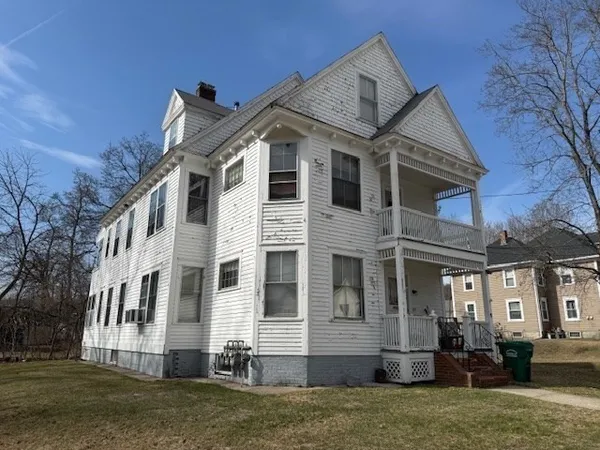 $374,900 | 9 Willow Street, Northbridge, MA 01588