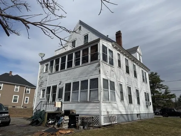 $374,900 | 9 Willow Street, Northbridge, MA 01588